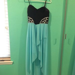 A beautiful, strapless and formal dress!